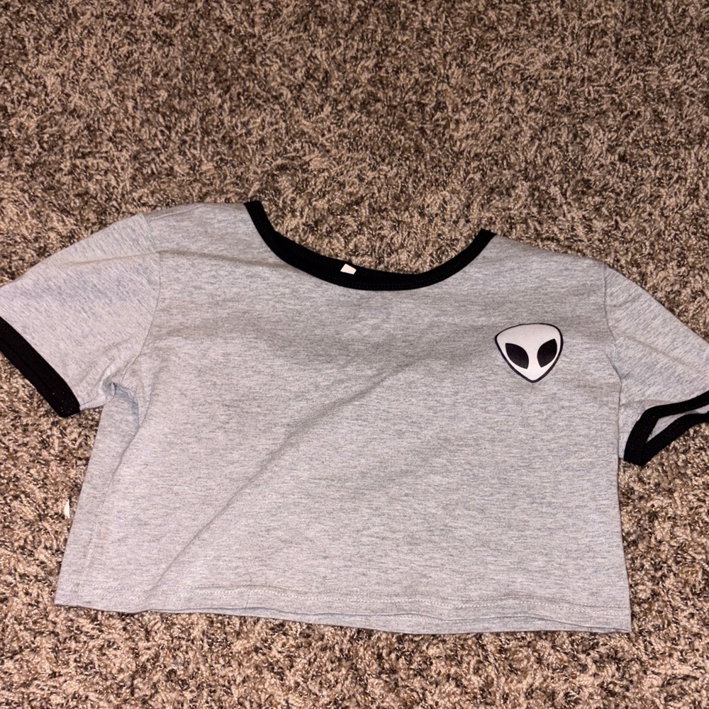 Gray Alien Patch Womens crop T-Shirt